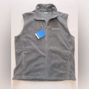 Grey Columbia vest. Size-L NEVER WORN